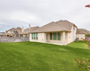 708 Dusty Trail - Photo Thumbnail 34
