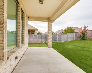 708 Dusty Trail - Photo Thumbnail 33