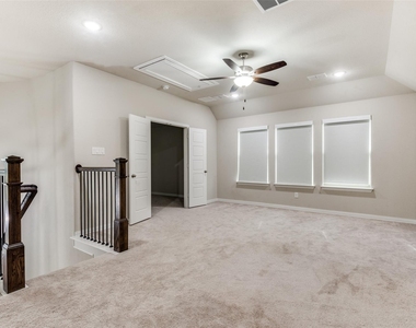 708 Dusty Trail - Photo Thumbnail 19
