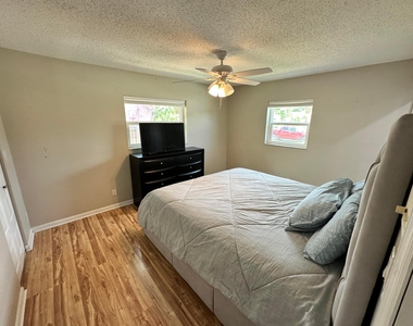 6528 Country Wood Way - Photo Thumbnail 34