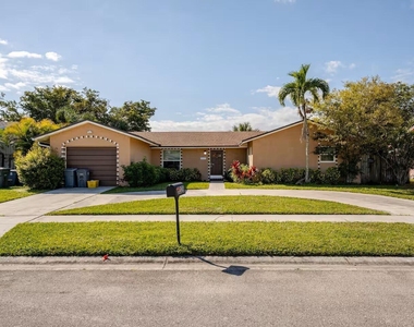 6528 Country Wood Way - Photo Thumbnail 13
