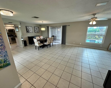 6528 Country Wood Way - Photo Thumbnail 22