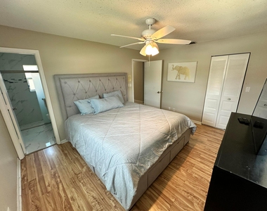 6528 Country Wood Way - Photo Thumbnail 35