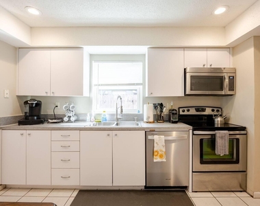 6528 Country Wood Way - Photo Thumbnail 24