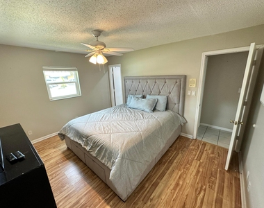 6528 Country Wood Way - Photo Thumbnail 40