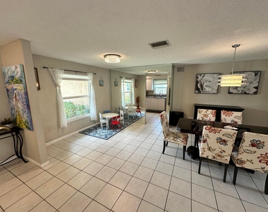 6528 Country Wood Way - Photo Thumbnail 18