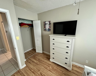6528 Country Wood Way - Photo Thumbnail 52