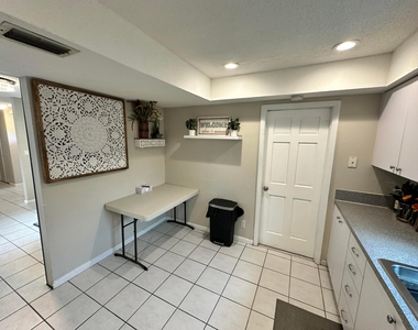 6528 Country Wood Way - Photo Thumbnail 25