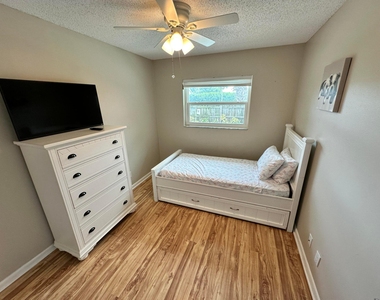 6528 Country Wood Way - Photo Thumbnail 51