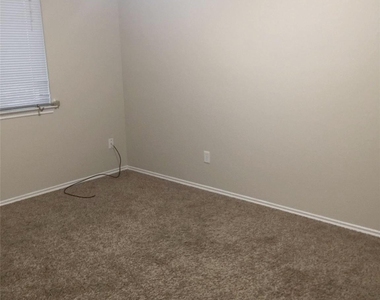 3509 Sherbrooke Place - Photo Thumbnail 5