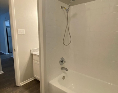 1302 Berry Drive - Photo Thumbnail 2
