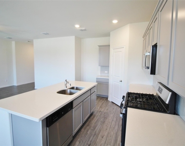 1610 Fields View Drive - Photo Thumbnail 6