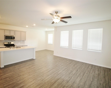 1610 Fields View Drive - Photo Thumbnail 8