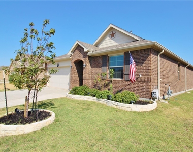 1610 Fields View Drive - Photo Thumbnail 2