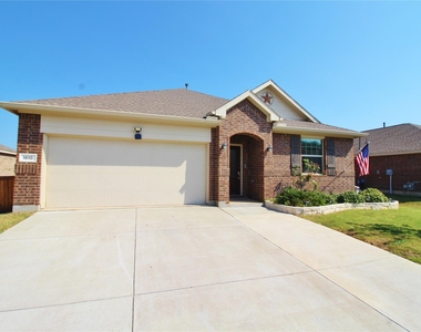 1610 Fields View Drive - Photo Thumbnail 1