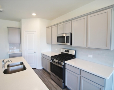 1610 Fields View Drive - Photo Thumbnail 5