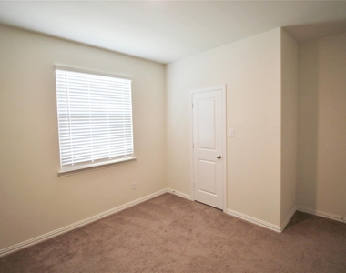 1610 Fields View Drive - Photo Thumbnail 21