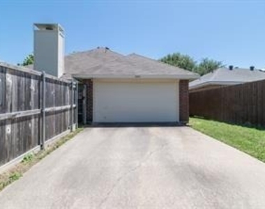 10804 Huntington Road - Photo Thumbnail 32