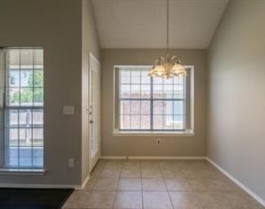 10804 Huntington Road - Photo Thumbnail 9