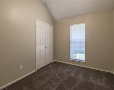 10804 Huntington Road - Photo Thumbnail 25