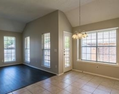 10804 Huntington Road - Photo Thumbnail 10