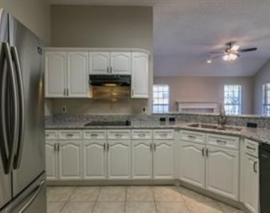 10804 Huntington Road - Photo Thumbnail 13