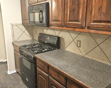 2108 Ingrid Lane - Photo Thumbnail 4