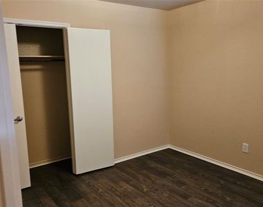 2108 Ingrid Lane - Photo Thumbnail 12