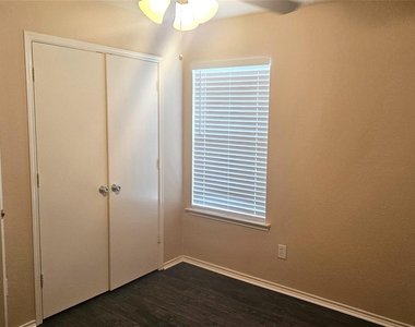 2108 Ingrid Lane - Photo Thumbnail 11