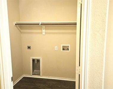 2108 Ingrid Lane - Photo Thumbnail 5