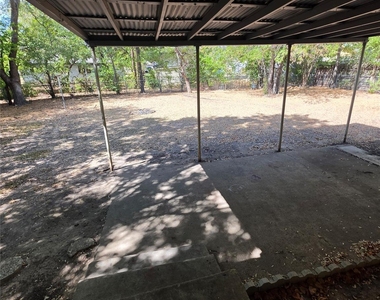 9421 Bluffcreek Drive - Photo Thumbnail 10