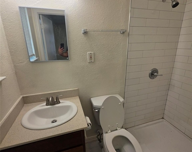 9421 Bluffcreek Drive - Photo Thumbnail 8