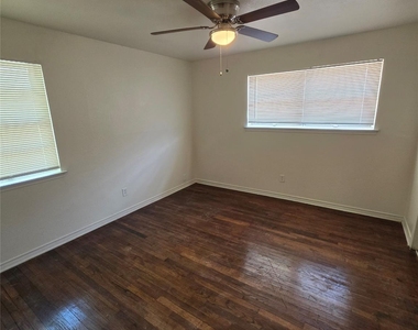 9421 Bluffcreek Drive - Photo Thumbnail 9