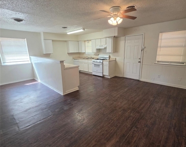 9421 Bluffcreek Drive - Photo Thumbnail 4