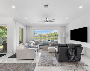 15262 Cherry Creek Lane - Photo Thumbnail 6
