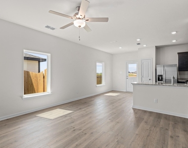 8325 White Wolf Trail - Photo Thumbnail 2
