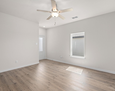 8325 White Wolf Trail - Photo Thumbnail 4