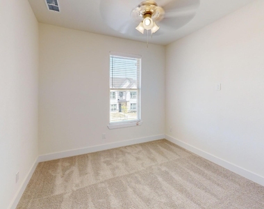 333 Buck Ridge Drive - Photo Thumbnail 14