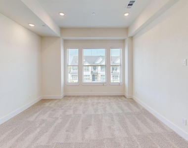 333 Buck Ridge Drive - Photo Thumbnail 8