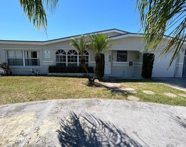 1699 Nw 7th Terrace - Photo Thumbnail 1