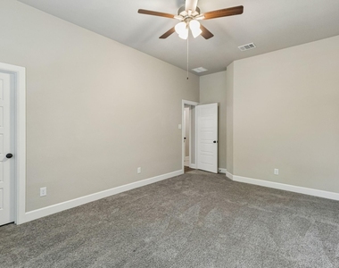 4717 Beaver Creek Drive - Photo Thumbnail 19