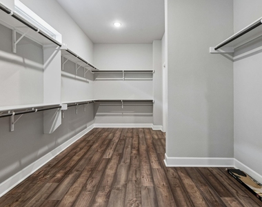 4717 Beaver Creek Drive - Photo Thumbnail 15