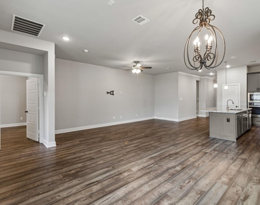 4717 Beaver Creek Drive - Photo Thumbnail 7