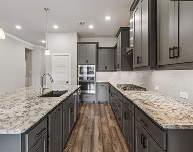 4717 Beaver Creek Drive - Photo Thumbnail 2