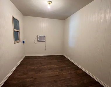 440 Humphrey Street - Photo Thumbnail 12