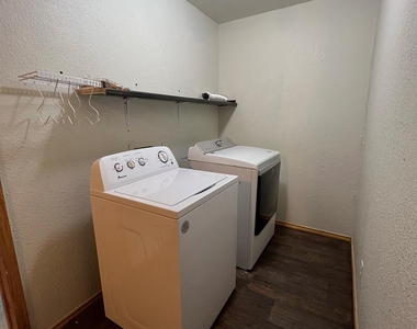 440 Humphrey Street - Photo Thumbnail 13