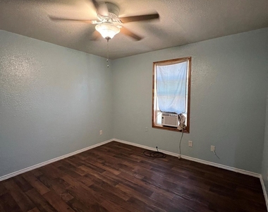 440 Humphrey Street - Photo Thumbnail 8