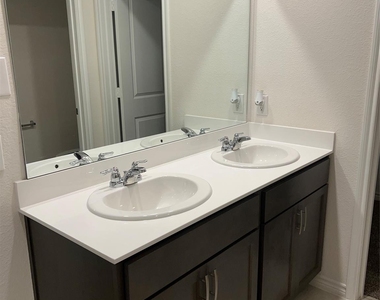 1007 Branding Iron Lane - Photo Thumbnail 6