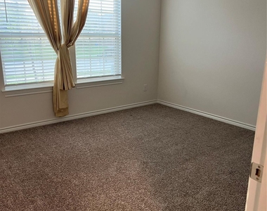 1007 Branding Iron Lane - Photo Thumbnail 9