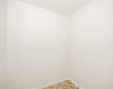 2152 Royal Acres Trail - Photo Thumbnail 19
